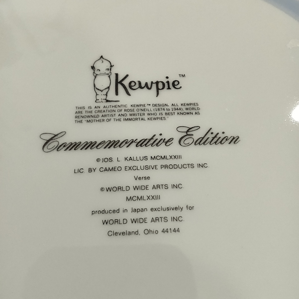 10" Vintage 1973 Kewpie Christmas Plate Dish Art - Picture 6 of 8